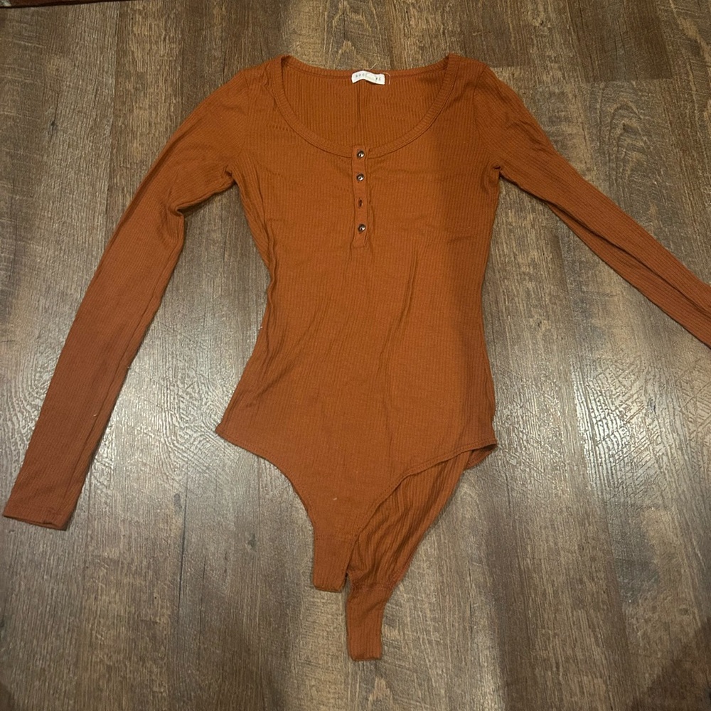 Orange brown long sleeve bodysuit top (brand: socialite) XS breathable material
